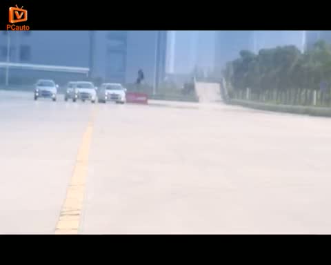 20120514_濟寧車市_江淮汽車飛行秀菱形陣型
