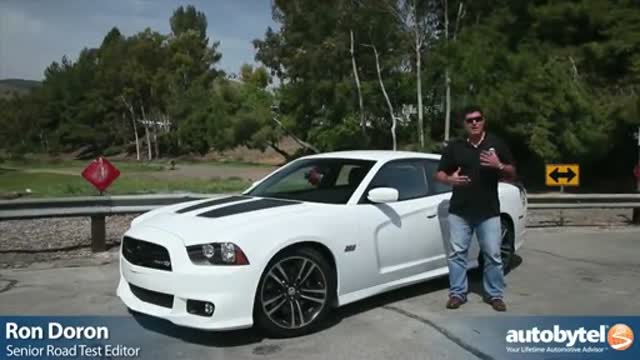 外媒測(cè)試2013道奇Charger Super Bee HEMI SRT8