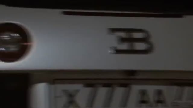 布加迪Veyron深夜單挑日產(chǎn)GT-R